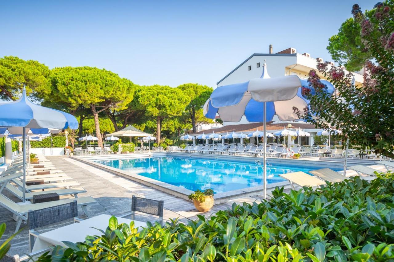 Hotel Al Cigno Lignano Sabbiadoro Exterior foto