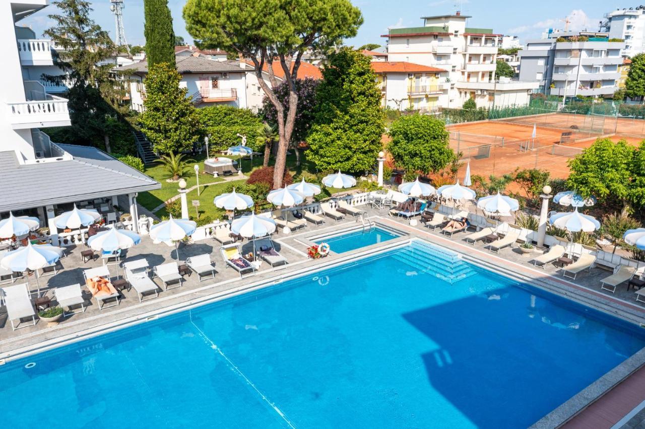 Hotel Al Cigno Lignano Sabbiadoro Exterior foto