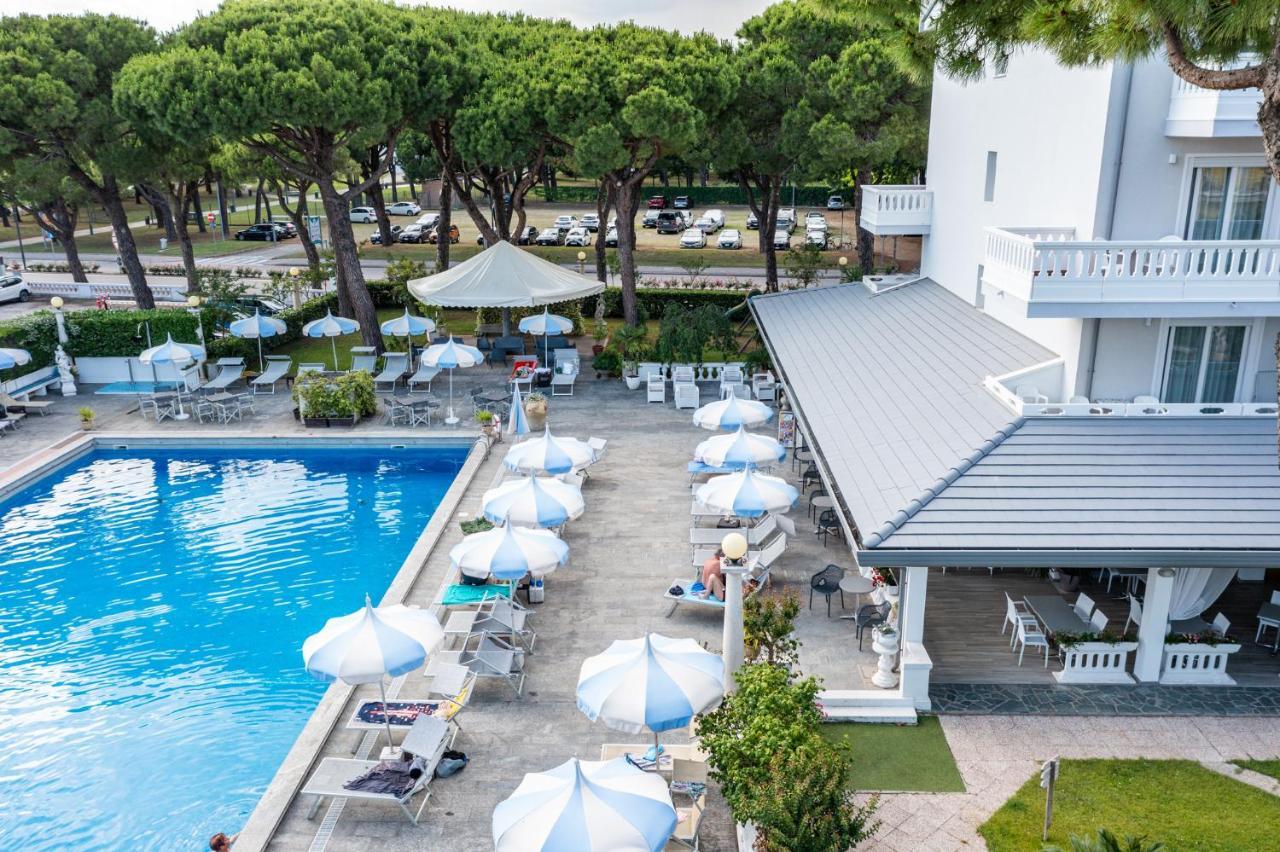 Hotel Al Cigno Lignano Sabbiadoro Exterior foto